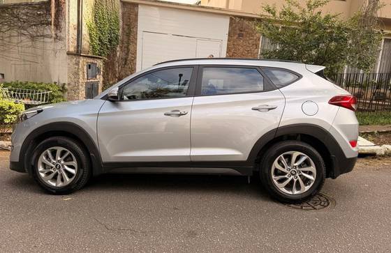 HYUNDAI TUCSON 1.6 16V T-GDI GASOLINA GLS ECOSHIFT HYUNDAI TUCSON 1.6 16V T-GDI GASOLINA GLS ECOSHIFT
